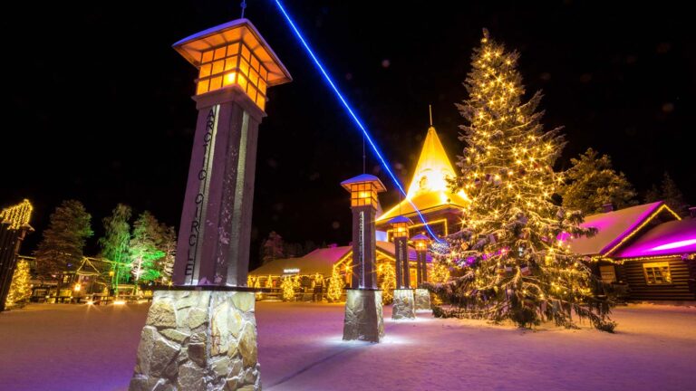 Christmas-in-Lapland-Finland-Feature