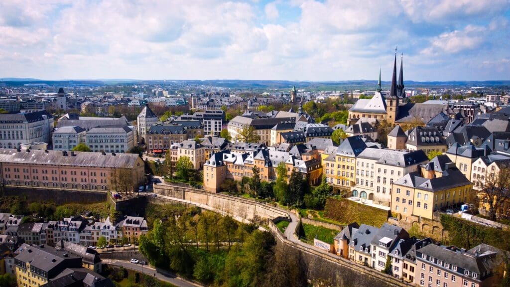 Luxembourg Work Visa and EU Blue Card Pathways for Foreign Professionals