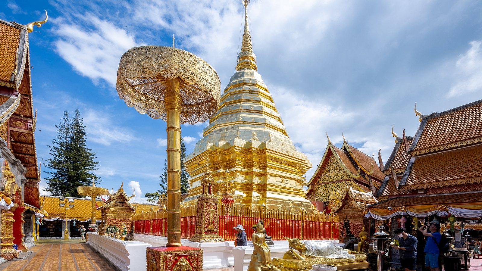 Golden chedi of Wat Phra That Doi Suthep temple in Chiang Mai, Thailand